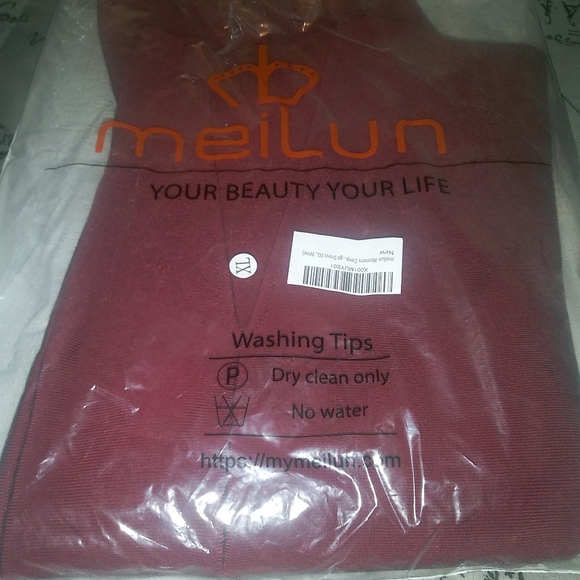 Dress - Picture 2 of 4